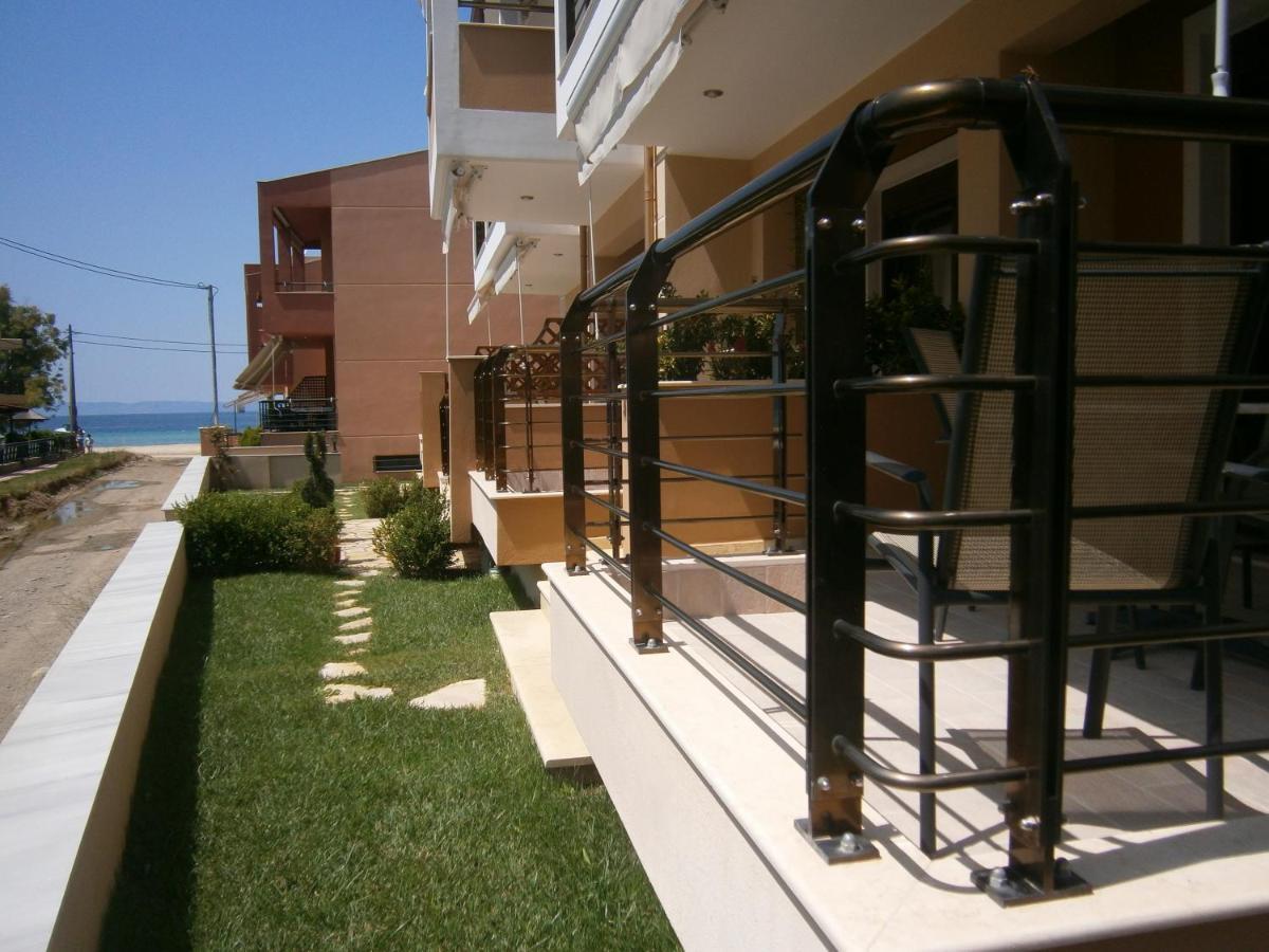 Dafni'S Seaside Luxury Studios Nikiti  Exterior foto