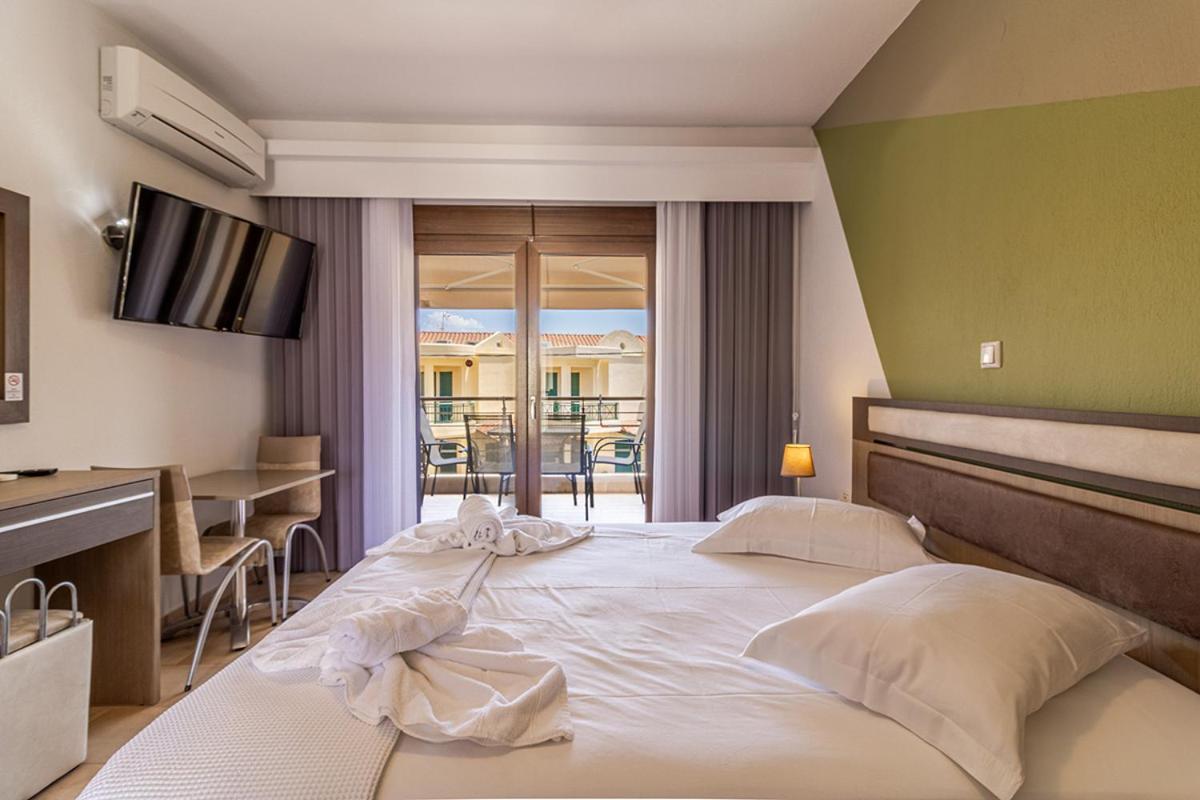 Dafni'S Seaside Luxury Studios Nikiti  Exterior foto